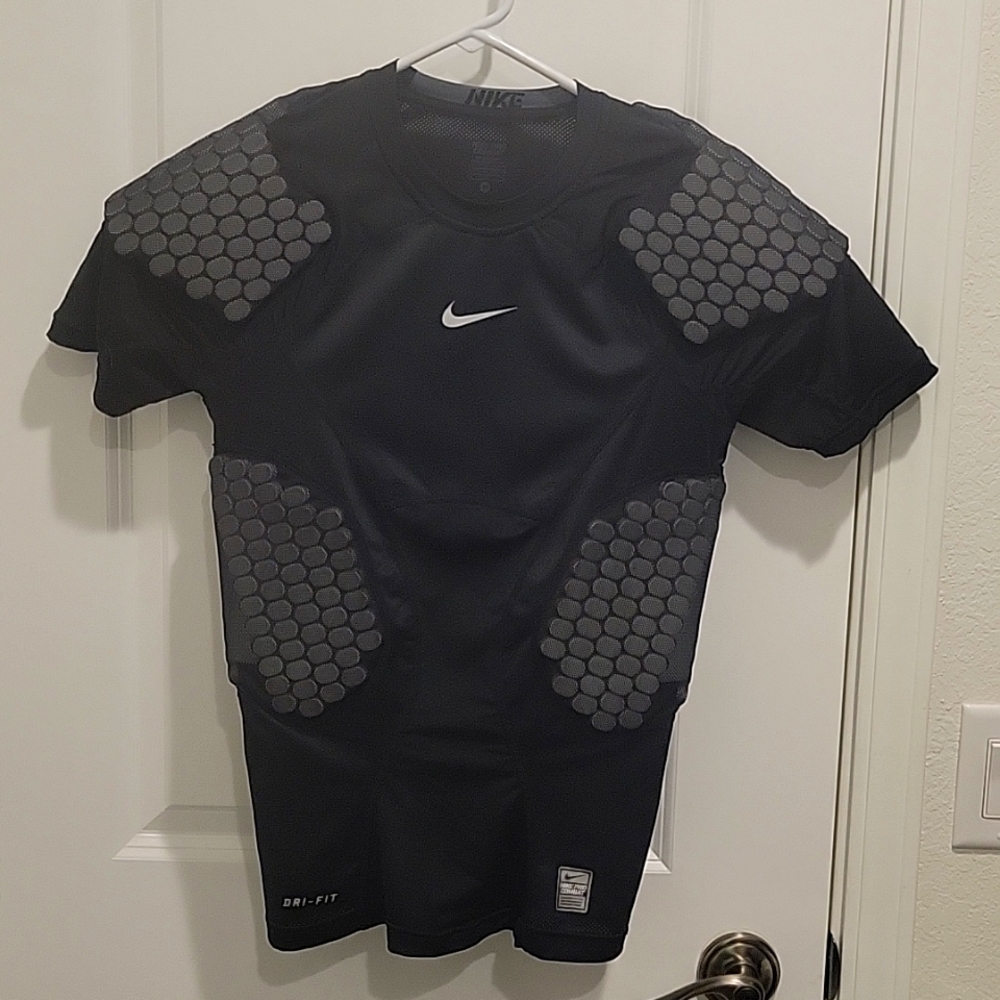 Nike Pro Combat Football padded dri-fit compression shirt. Black mens medium